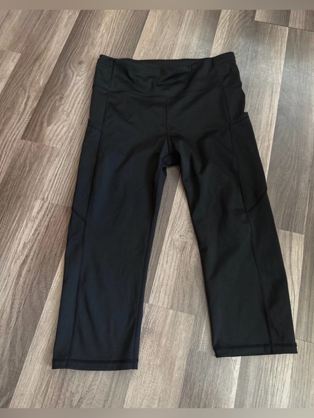 Yelete active women’s cropped athletic leggings size large